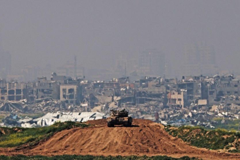 الاحتلال يفجر النقطة الطبية التابعة للهلال الأحمر في مخيم طولكرم