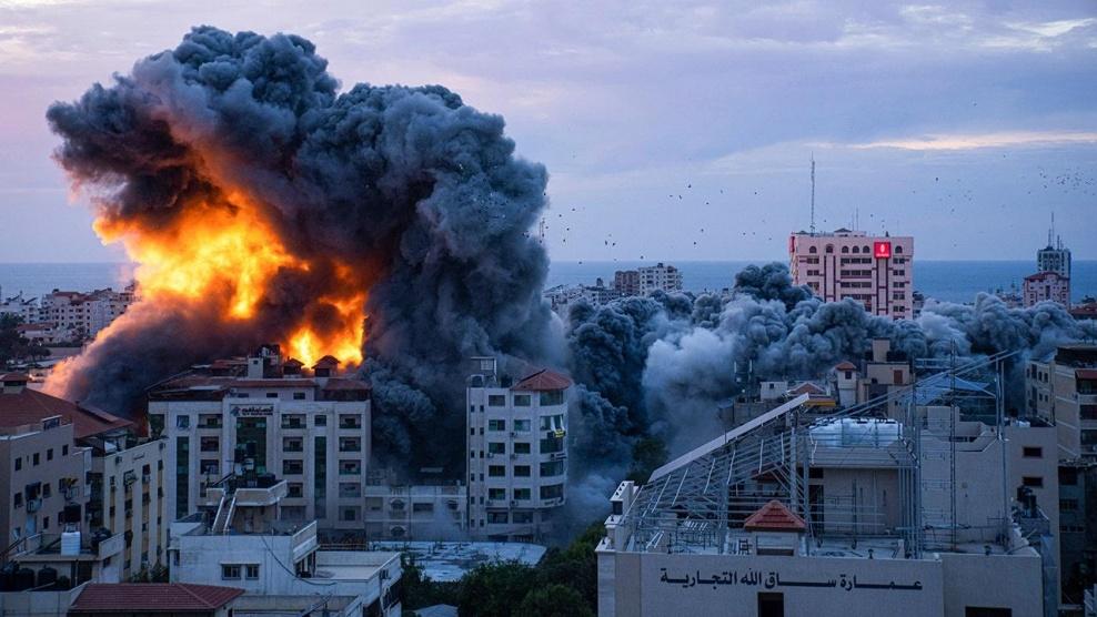 3 إصابات جراء استهداف الاحتلال شقة سكنية في مدينة غزة