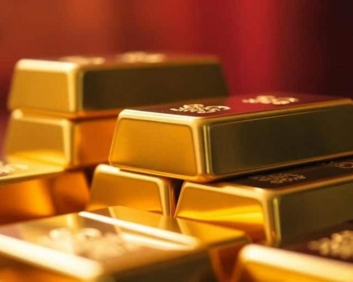 أسعار الذهب تكسر ذروة الـ3500 وتهبط 2%
