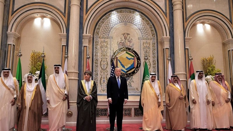القمة الخليجية الامريكية تبحث ملفات حساسة
