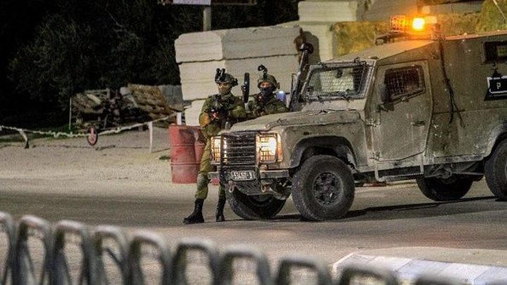 الاحتلال يقتحم مخيمي بلاطة والعين بنابلس ويداهم عدة منازل