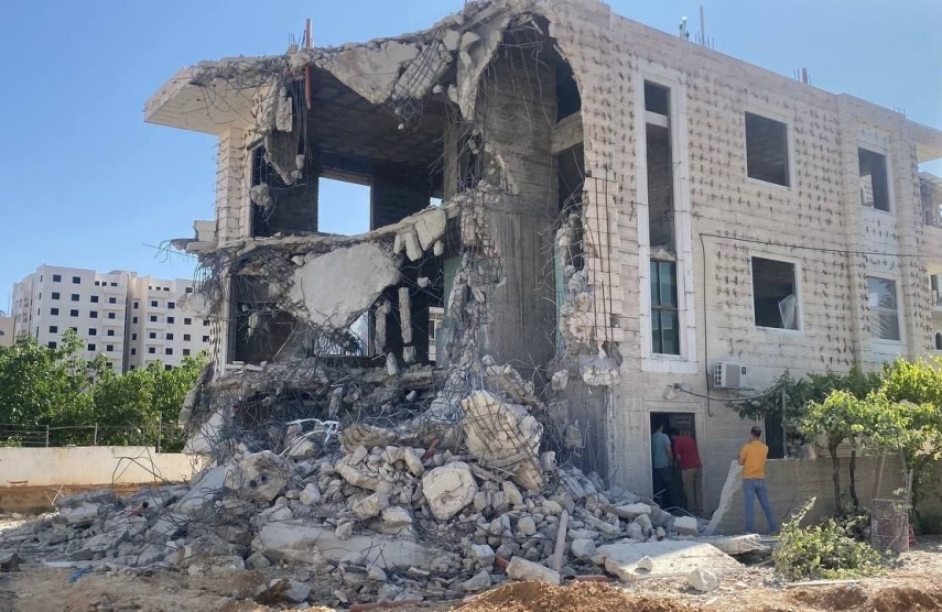للمرة الثانية: الاحتلال يفجر منزل الشهيد عبد القادر القواسمي في الخليل