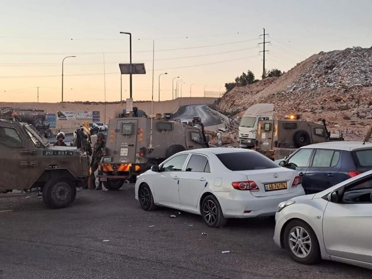 الاحتلال يقتحم عناتا وضاحية السلام ويخرب منازل وممتلكات المواطنين