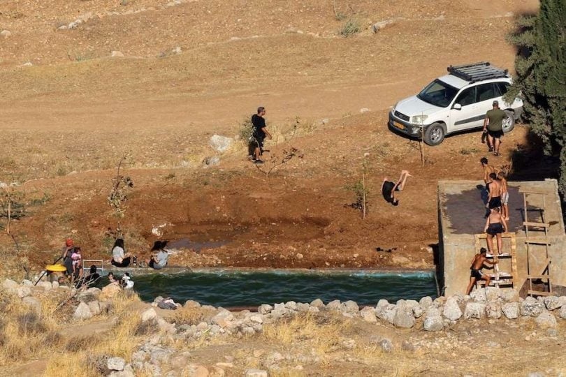 اعتداءات المستوطنين تحرم 160 ألف مواطن من المياه في رام الله