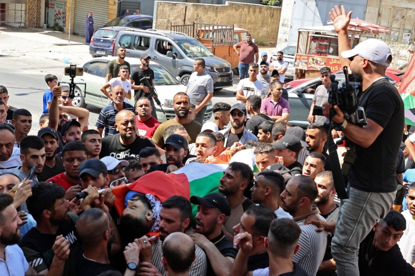 رام الله.. تشييع جثمان الشهيد محمد علوي في دير جرير
