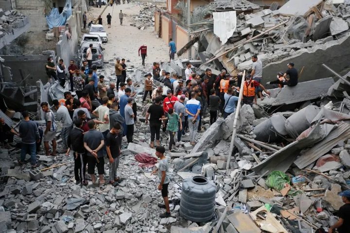 استشهاد مواطن برصاص الاحتلال في مخيم البريج مع تواصل عمليات نسف المنازل والقصف في أنحاء متفرقة من قطاع غزة