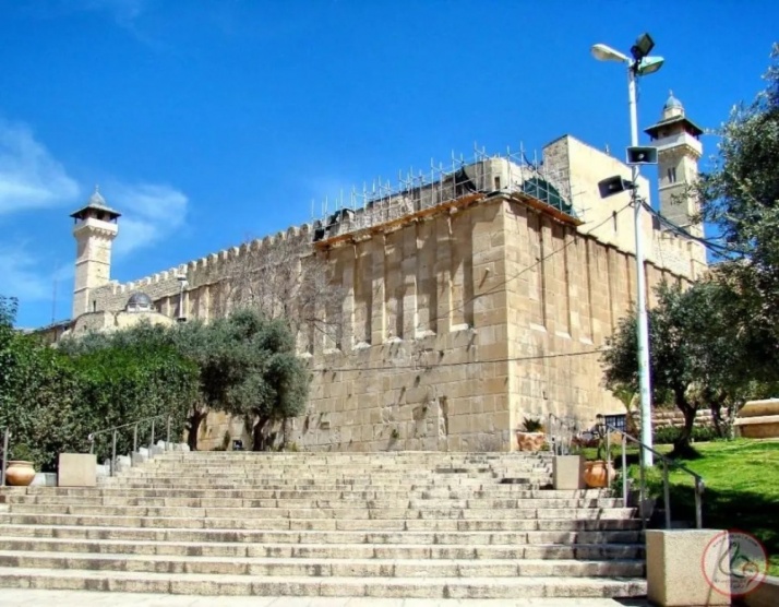 الاحتلال يفرض منع تجول مشدد على الأحياء الشرقية للحرم الإبراهيمي بالخليل