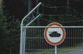 أوروبا قد تهدد بإغلاق القواعد الأمريكية رداً على تصريحات ترامب حول