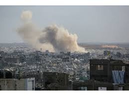 إصابة مواطن برصاص الاحتلال وتجدد القصف وإطلاق النار في أنحاء متفرقة من قطاع غزة