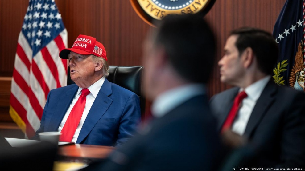 تقارير أمريكية: ترامب قد يأذن بضرب إيران غدا… وطهران تتوعد بتوسيع الحرب