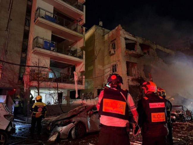 إصابة منزل ببيت تكفا: ايران تستأنف إطلاق الصواريخ باتجاه تل أبيب