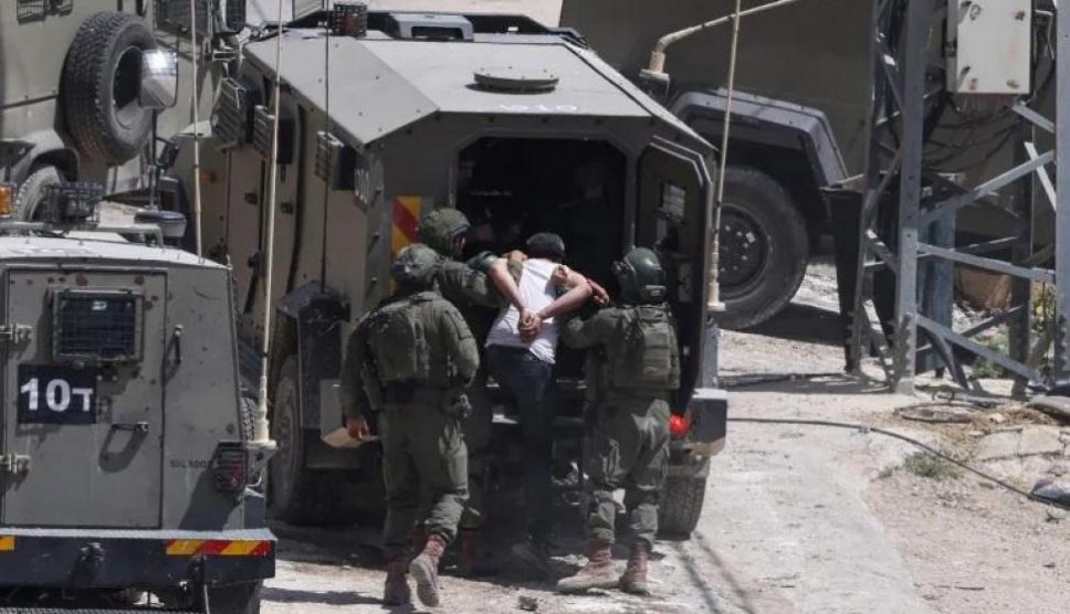 الاحتلال يعتقل 9 مواطنين من مخيم الجلزون وبدرس برام الله