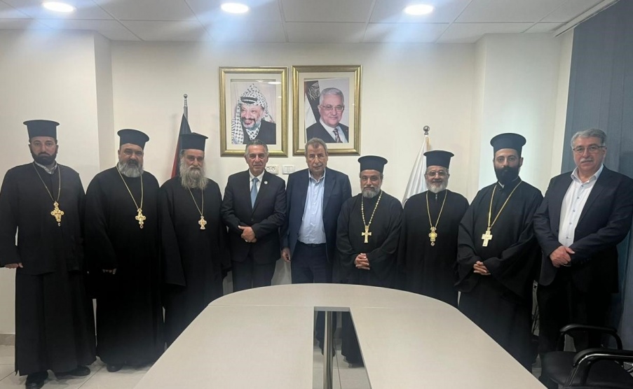 خوري يبحث أوضاع الكنائس والتحديات التي تواجه الوجود المسيحي في فلسطين