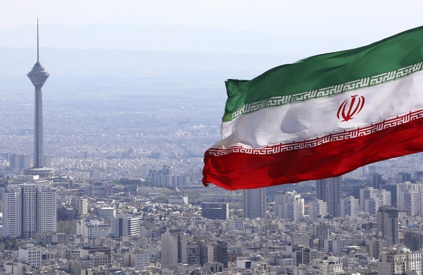ايران تتهم اسرائيل وامريكا بالهجوم على الامارات لتوريط طهران