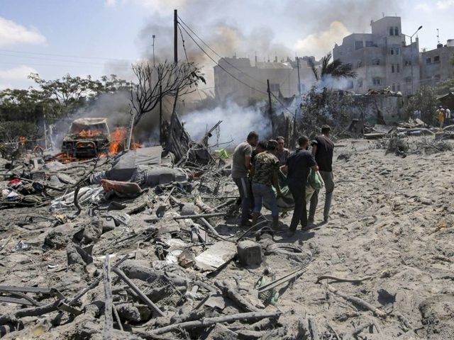 استشهاد مواطن متأثرا بجروحه في قصف الاحتلال وسط مدينة غزة
