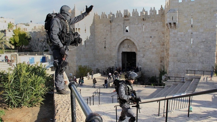 القدس: استشهاد شاب برصاص شرطة الاحتلال قرب باب العمود