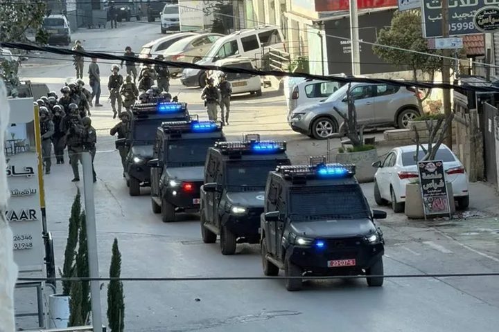 الاحتلال يشن عملية عسكرية واسعة في عناتا ومخيم شعفاط ويغلق مداخلهما ويعتقل عشرات المواطنين