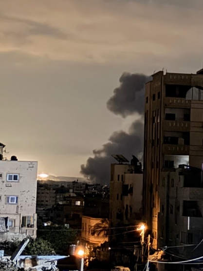 جيش الاحتلال يستهدف منازل مخلاة شرق غزة